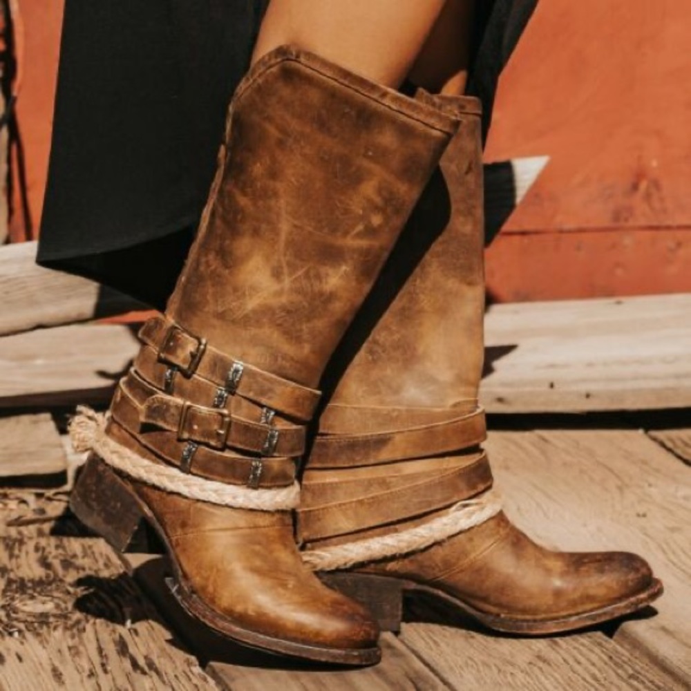 Freebird by Steven drove boot size 8 tan/brown